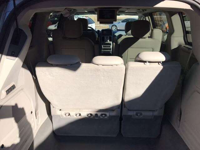 2008 Chrysler Town and Country Limited 4dr Mini-Van